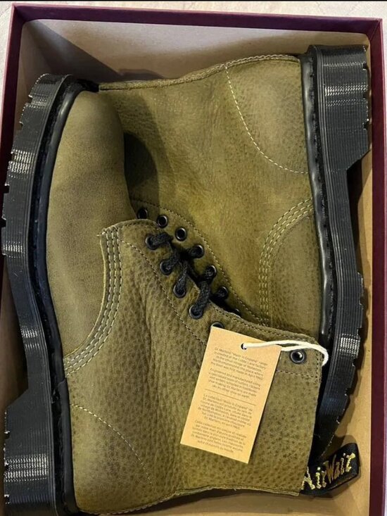 DR. Martens 1460 pascal Olive England